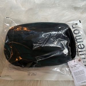 NWT Lululemon Everywhere Belt Bag in Black